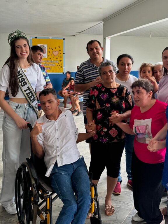 Miss Teen Grand International visits Foundation in Brazil